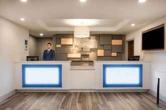 Lobi 4 Holiday Inn Express Hotel & Suites Gananoque, an IHG Hotel