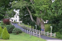 Common Space Econo Lodge Sturbridge Route 20