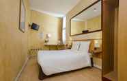 Kamar Tidur 7 Brit Hotel Bosquet Pau Centre