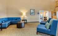 Common Space 4 Comfort Suites