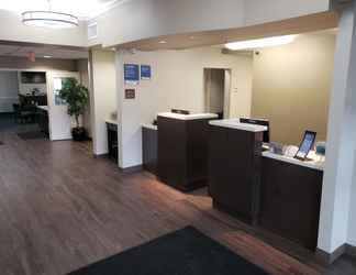 Lobby 2 Comfort Inn & Suites Red Deer