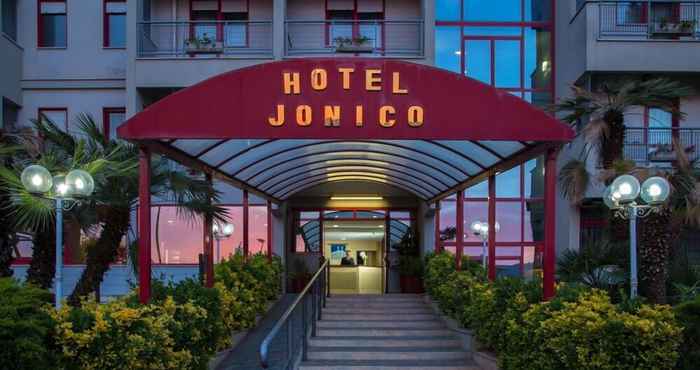 Bên ngoài Hotel Jonico