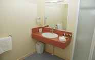 In-room Bathroom 4 Panorama Hotel St Helens