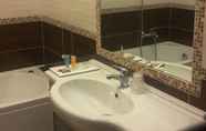 In-room Bathroom 5 Città Bianca Country Resort