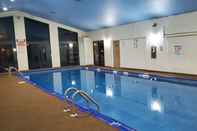 Swimming Pool Travelodge by Wyndham Hershey