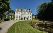 Exterior 2 Hôtel Château Cléry