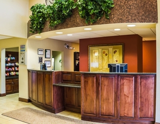 Lobby 2 Quality Inn & Suites Airport North