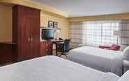 Bedroom 4 Courtyard by Marriott West Orange