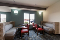 Bar, Cafe and Lounge Holiday Inn Express Hotel & Suites South Bend, an IHG Hotel