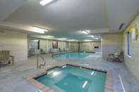 Swimming Pool Holiday Inn Express Hotel & Suites South Bend, an IHG Hotel