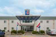 Bên ngoài Motel 6 Grand Island, NE