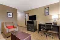 Common Space Comfort Inn & Suites Ponca City near Marland Mansion