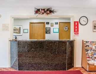 Lobi 2 Econo Lodge Cuba I-86