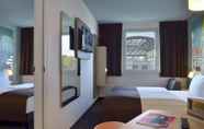 Bedroom 3 B&B Hotel Hannover-Lahe