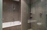 In-room Bathroom 4 AC Hotel Bologna by Marriott