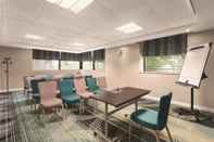 Functional Hall Ramada Hotel & Suites by Wyndham Coventry