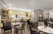 Restoran 7 Ramada Hotel & Suites by Wyndham Coventry