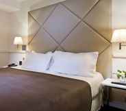 Kamar Tidur 2 Hotel Longchamp Elysees