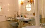 Phòng tắm bên trong 5 Le Petit Manoir Des Bruyeres