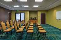 Functional Hall SpringHill Suites by Marriott St. Petersburg Clearwater