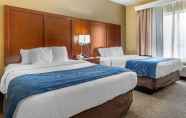 Kamar Tidur 6 Comfort Suites Findlay I-75