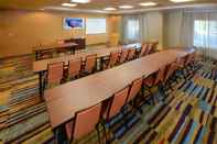 Functional Hall Fairfield Inn & Suites by Marriott Roanoke Hollins/I-81