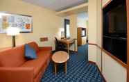 Common Space 7 Fairfield Inn & Suites by Marriott Roanoke Hollins/I-81