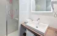 In-room Bathroom 5 Mercure Vienne Sud Chanas