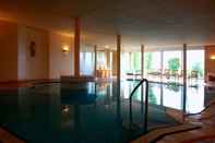 Swimming Pool Landhuishotel & Restaurant De Bloemenbeek