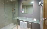 In-room Bathroom 5 Hotel AG express elche