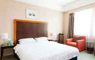 Bilik Tidur 3 Golden Coast Lawton Hotel