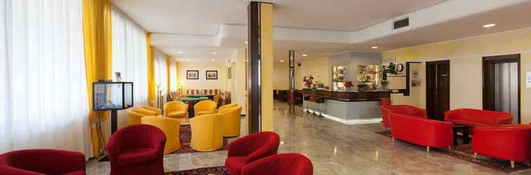 Lobby Hotel Vena D'Oro