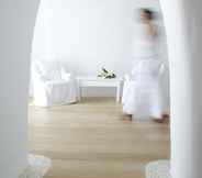Phòng ngủ 5 Katikies Kirini Santorini - The Leading Hotels Of The World