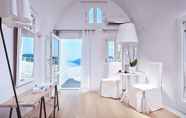 Kamar Tidur 6 Katikies Kirini Santorini - The Leading Hotels Of The World