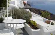 Kamar Tidur 4 Katikies Kirini Santorini - The Leading Hotels Of The World