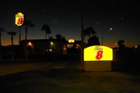 Exterior Super 8 by Wyndham El Centro