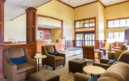 Lobby 6 Comfort Suites Twinsburg