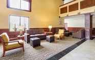 Lobby 5 Comfort Suites Twinsburg
