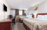 Kamar Tidur 6 Howard Johnson by Wyndham Kingston