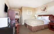 Kamar Tidur 3 Howard Johnson by Wyndham Kingston