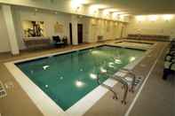 Swimming Pool DoubleTree by Hilton Pittsburgh Airport