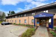 Exterior Travelodge Aberdeen Airport