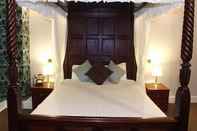 Bedroom Ely House Hotel