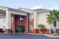 Exterior Country Inn & Suites by Radisson, Midway, FL