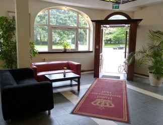 Lobby 2 Hotel Budapester Hof