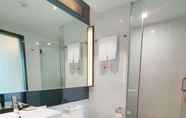 Toilet Kamar 6 Majestic Hotel