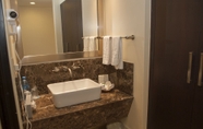 Phòng tắm bên trong 5 Marinaterra Hotel & Spa