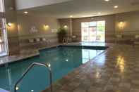 Swimming Pool Fairfield Inn & Suites by Marriott Fairfield Napa Valley