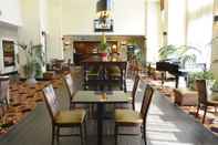 Bar, Cafe and Lounge Hampton Inn & Suites Redding