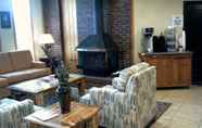 Lobby 5 Econo Lodge